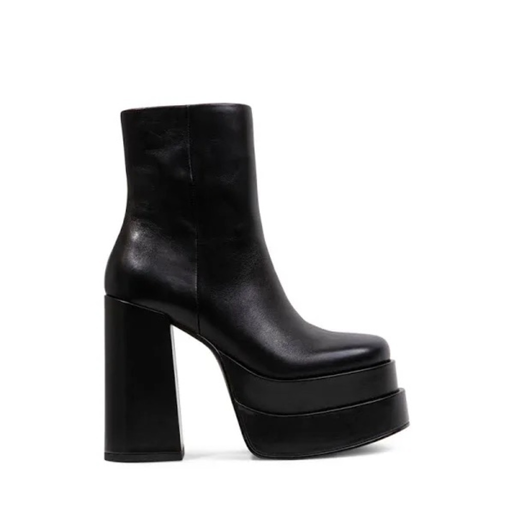 Steve Madden Cobra Black Platform Boots